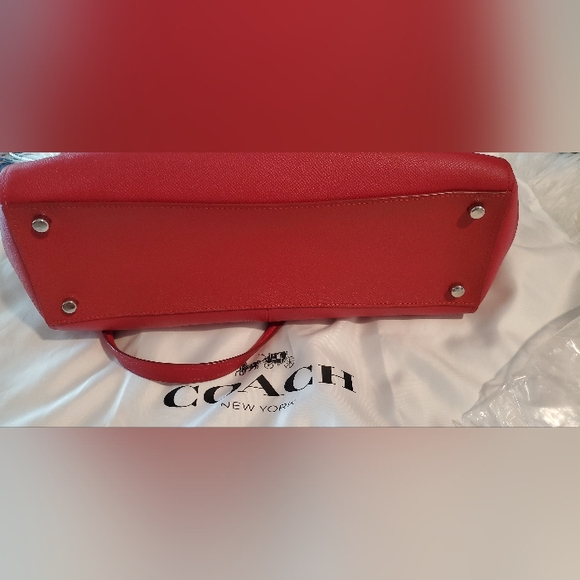 Coach Stanton Carryall 29 satchel in red crossgrain leather. Large - Picture 9 of 9